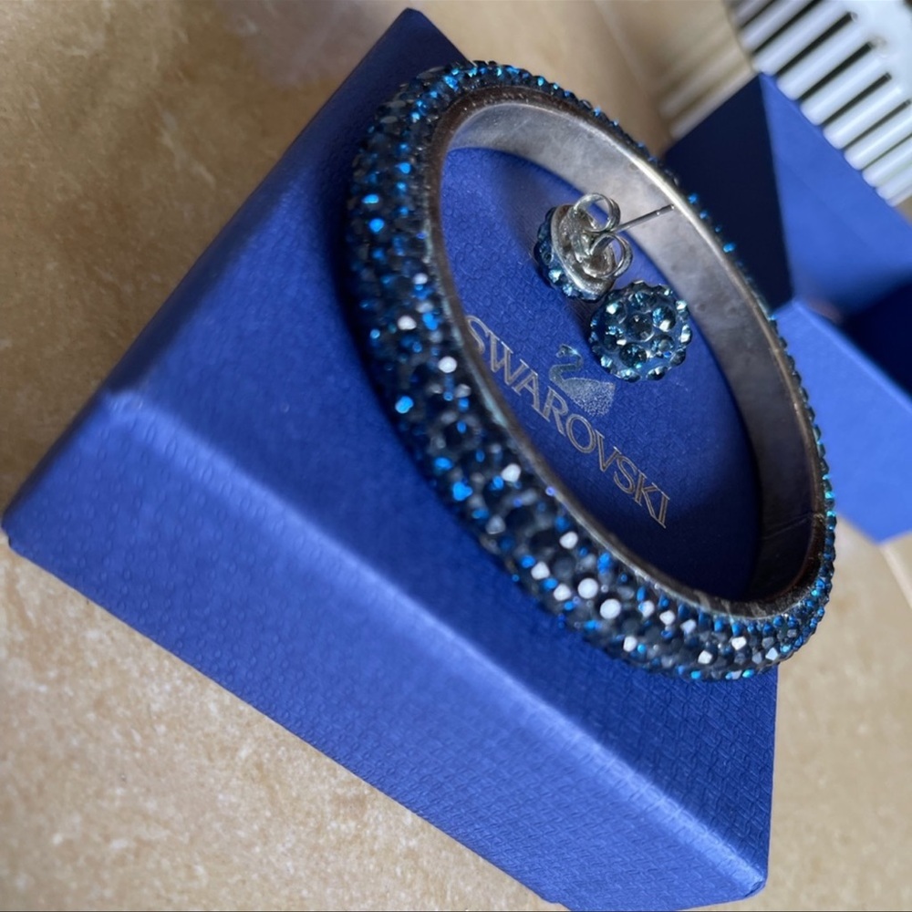 Blue Swarovski Bracelet - Picture 2 of 3